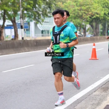 Runner Photo 8636247
