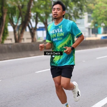 Runner Photo 8636283