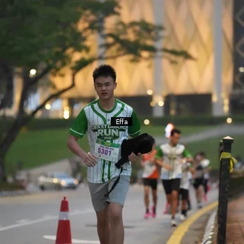 Runner Photo 8639003