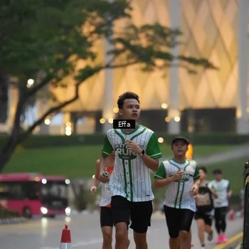 Runner Photo 8639005