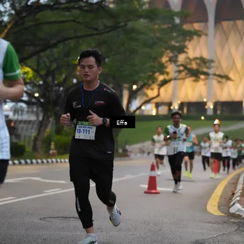 Runner Photo 8639243
