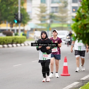 Runner Photo 8640251