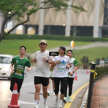 Runner Photo 8642024