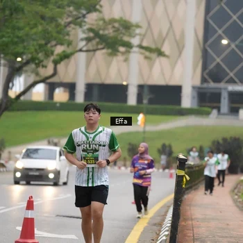 Runner Photo 8642054