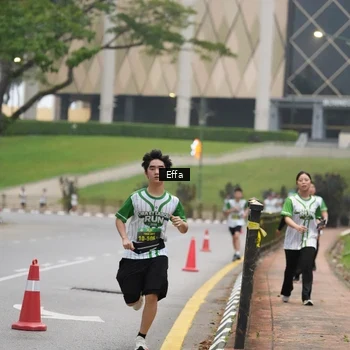 Runner Photo 8642107