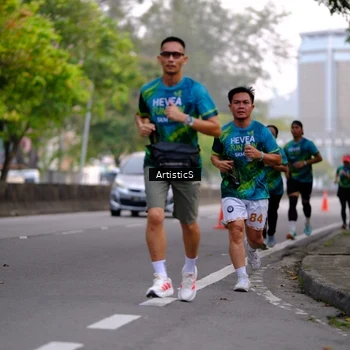 Runner Photo 8643364