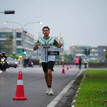 Runner Photo 8644011