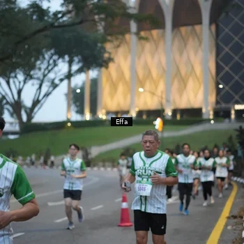Runner Photo 8648358