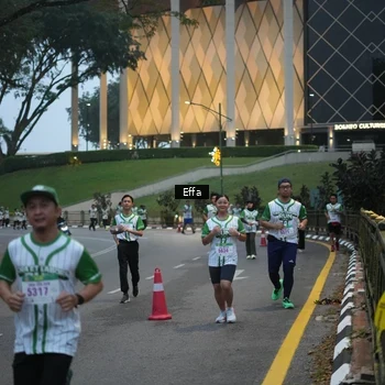 Runner Photo 8648372