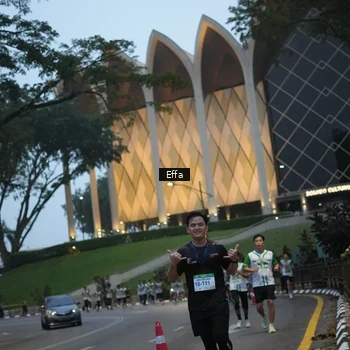 Runner Photo 8648430