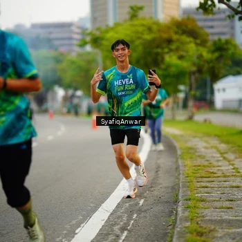 Runner Photo 8648901