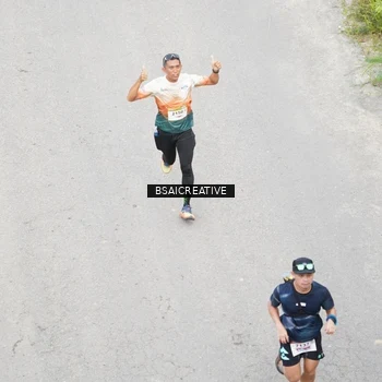 Runner Photo 8676413