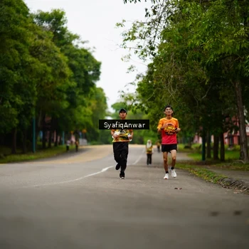 Runner Photo 8706004