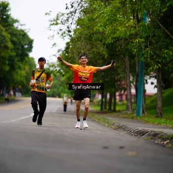 Runner Photo 8706006