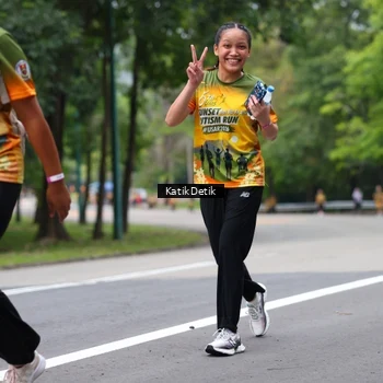 Runner Photo 8710005