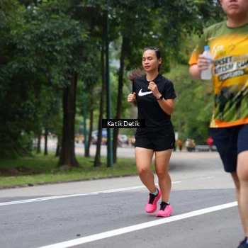 Runner Photo 8710072