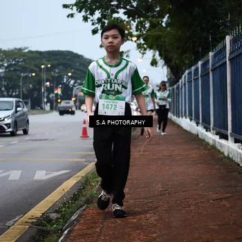 Runner Photo 8711013