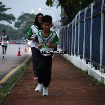 Runner Photo 8711062