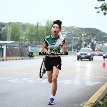 Runner Photo 8713001
