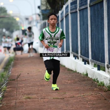 Runner Photo 8713113