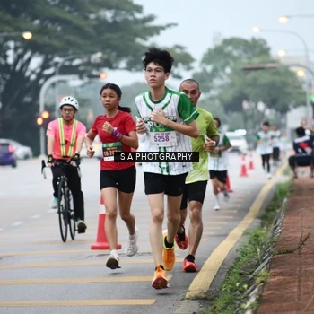 Runner Photo 8713171
