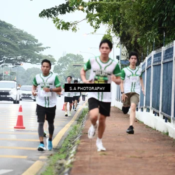 Runner Photo 8714003