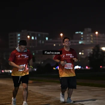 Runner Photo 8743395