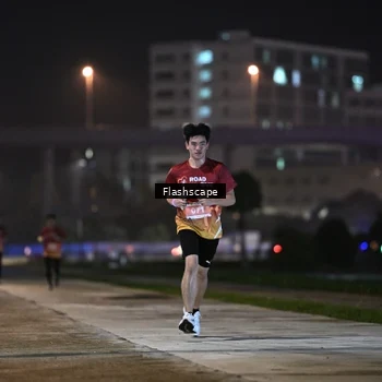 Runner Photo 8745049