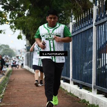 Runner Photo 8756663