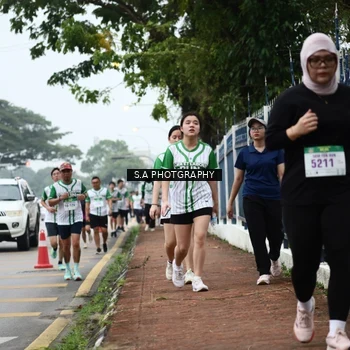 Runner Photo 8756800