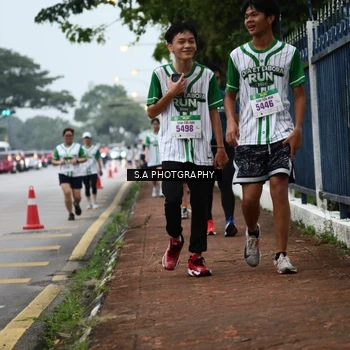 Runner Photo 8757040