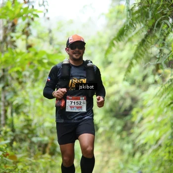 Runner Photo 8767339