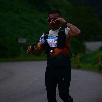 Runner Photo 8772611