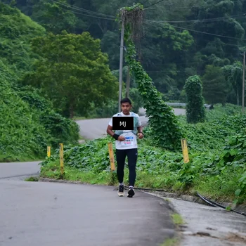 Runner Photo 8772692
