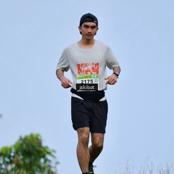 Runner Photo 8779008