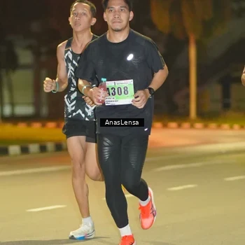 Runner Photo 8791086