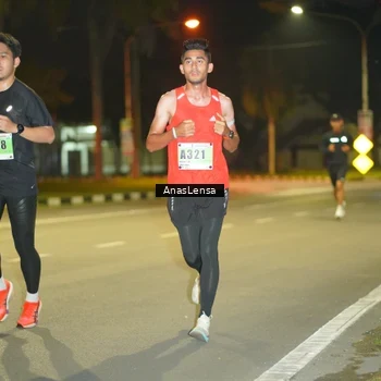 Runner Photo 8791100
