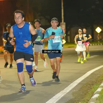 Runner Photo 8793076