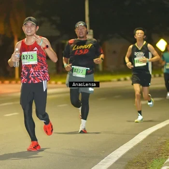 Runner Photo 8793468