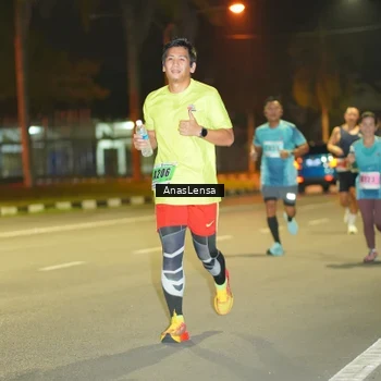 Runner Photo 8793678