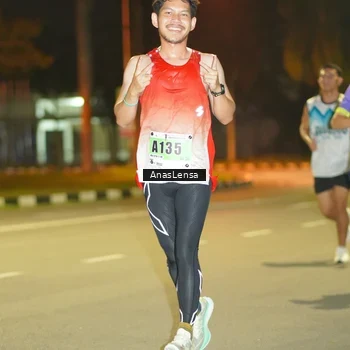 Runner Photo 8794003