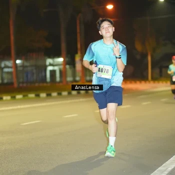 Runner Photo 8794005