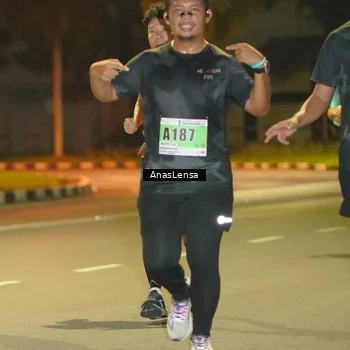 Runner Photo 8794021