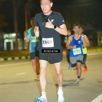 Runner Photo 8794052