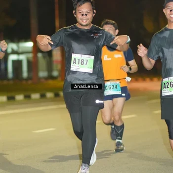 Runner Photo 8794054