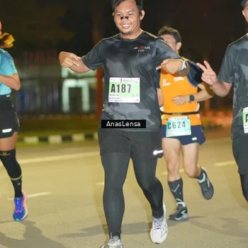 Runner Photo 8794055