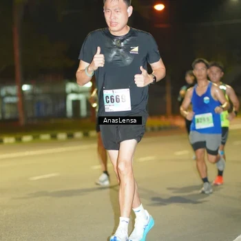 Runner Photo 8794072