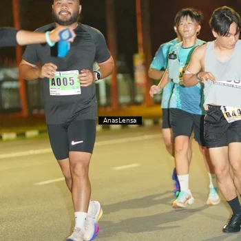 Runner Photo 8795053