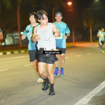 Runner Photo 8795068