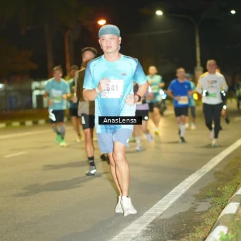 Runner Photo 8795136